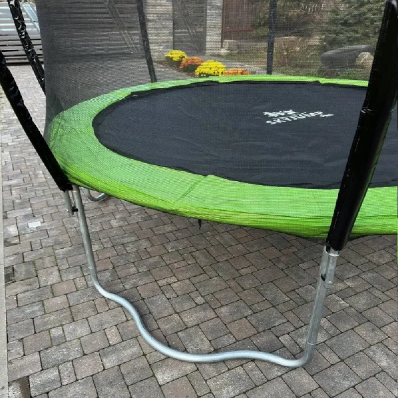 Батут SKYJUMP MASTER green (10FT) с защитной сеткой и лестницей. Диаметр - 312 см. Нагрузка - 180 кг.