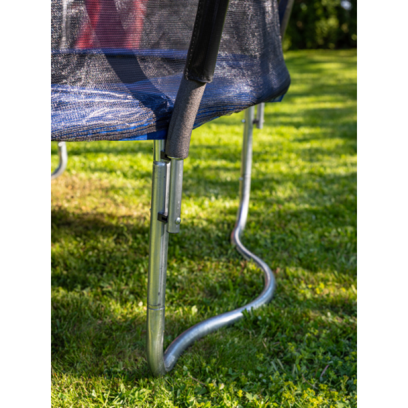 Батут SKYJUMP MASTER (8FT) с защитной сеткой и лестницей. Диаметр - 252 см. Нагрузка - 150 кг.